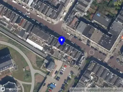 Ambulance met gepaste spoed naar de Zwart Janstraat in Rotterdam