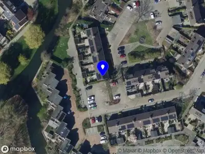 Ambulance met grote spoed naar de Schoener in Barendrecht