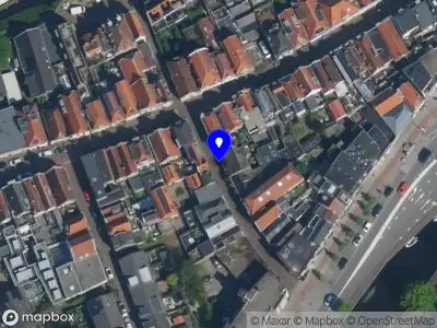 Ambulance met gepaste spoed naar de Nieuwe Spaarnwouderstraat in Haarlem