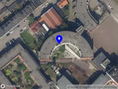 Ambulance met grote spoed naar de Havenbogen in Schiedam