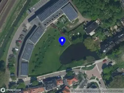Ambulance met gepaste spoed naar de Nicolaes Maesstraat in Zaandam