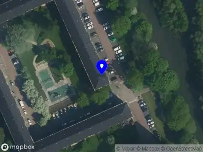 Ambulance naar de Waalenburgsingel in Amsterdam