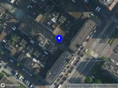 Ambulance met grote spoed naar de Sontvaarderstraat in Amsterdam