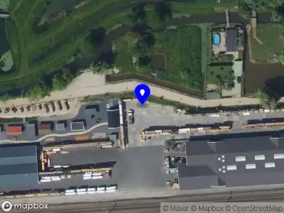 Brandweer met grote spoed naar de Rivierdijk in Hardinxveld-Giessendam vanwege waarnemen gaslucht