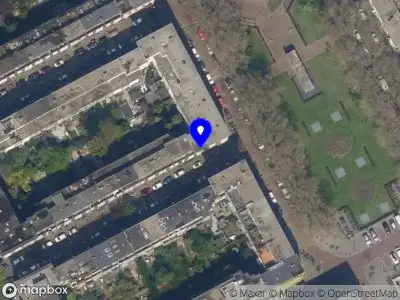 Ambulance met gepaste spoed naar de Van der Dussenstraat in Rotterdam