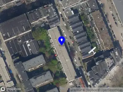 Ambulance met grote spoed naar de Zwarte Paardenstraat in Rotterdam