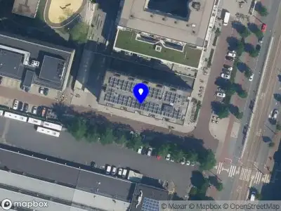 Ambulance met grote spoed naar de Van de Sande Bakhuijzenstraat in Amsterdam