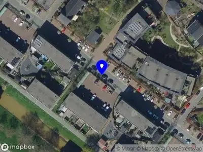 Brandweer en politie met grote spoed naar de Tarbotstraat in Hoogvliet Rotterdam vanwege middelgrote brand