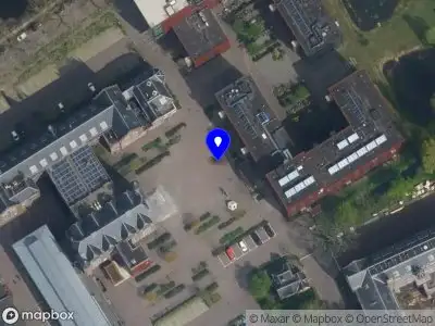 Ambulance met gepaste spoed naar de Prof. Schermerhornstraat in Delft