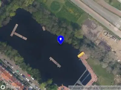Ambulance met gepaste spoed naar de Ringdijk in Rotterdam