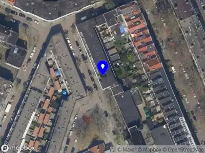 Ambulance met gepaste spoed naar de Bruijnstraat in Rotterdam