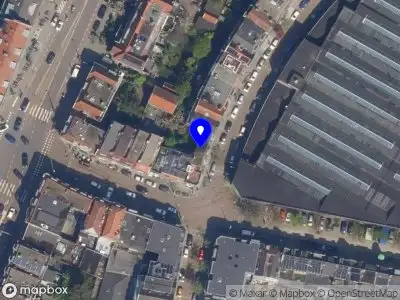 Ambulance met gepaste spoed naar de Willem van Hillegaersbergstraat in Rotterdam