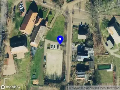 Politie naar de Kerkweg in IJhorst vanwege aanrijding met letsel