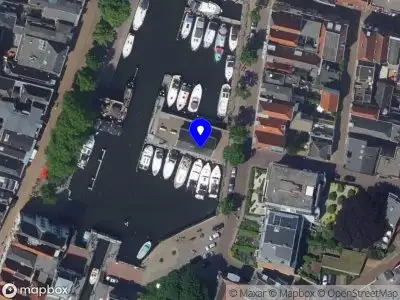 Ambulance met grote spoed naar de Kriekenmarkt in Gorinchem