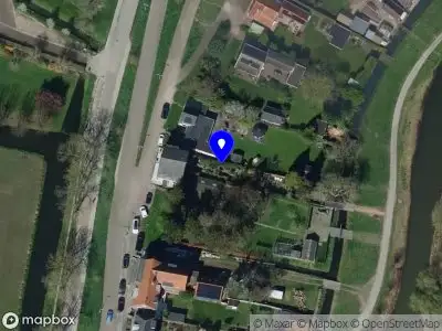 Ambulance met grote spoed naar de Ringdijk in Ridderkerk