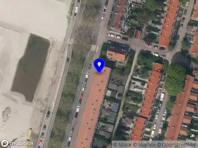 Ambulance met gepaste spoed naar de Groene Hilledijk in Rotterdam