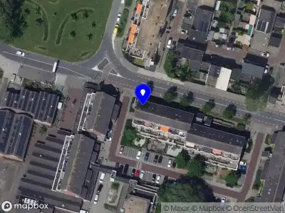 Ambulance met grote spoed naar de Slangenburg in Dordrecht