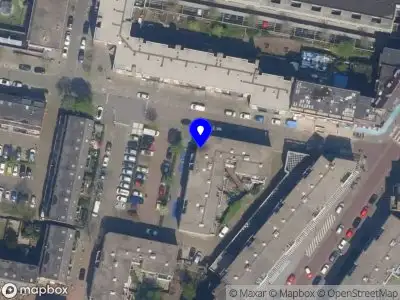 Ambulance met gepaste spoed naar de Isaäc Hubertstraat in Rotterdam