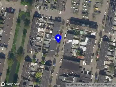 Ambulance met grote spoed naar de Geeresteinstraat in Rotterdam