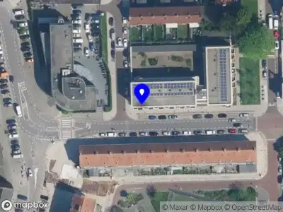 Ambulance met gepaste spoed naar de Jaap Nunes Vazstraat in Amsterdam