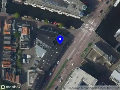 Ambulance met gepaste spoed naar de Korte Vondelstraat in Alkmaar