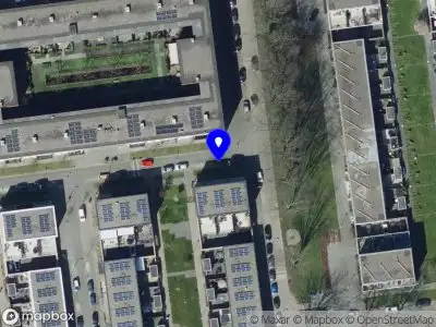 Ambulance met grote spoed naar de Denenburg in Rotterdam