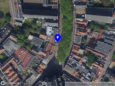 Traumahelikopter met grote spoed naar de Hooglandse Kerkgracht in Leiden