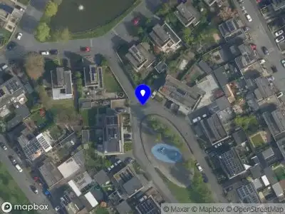 Ambulance met grote spoed naar de Kalmoesplantsoen in 's-Gravenhage