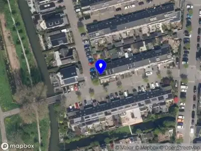 Ambulance met grote spoed naar de Veldpad in Schiedam