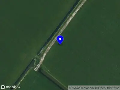 Ambulance met grote spoed naar de Bobeldijk in Berkhout