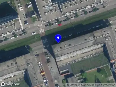 Brandweer met gepaste spoed naar de Johan Hofmanstraat in Amsterdam vanwege afhijsen patient