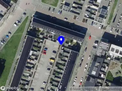 Ambulance met gepaste spoed naar de Viskaarweg in Hoogvliet Rotterdam