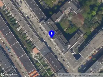Ambulance met gepaste spoed naar de Van der Sluysstraat in Rotterdam