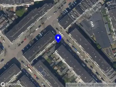 Ambulance met grote spoed naar de Messchertstraat in Rotterdam