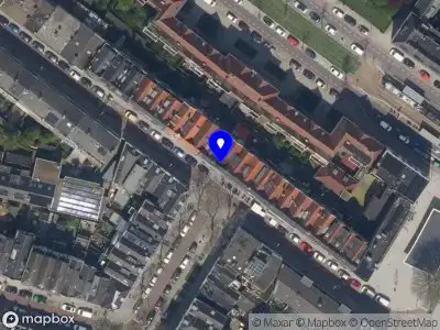 Ambulance met grote spoed naar de Katendrechtse Lagedijk in Rotterdam
