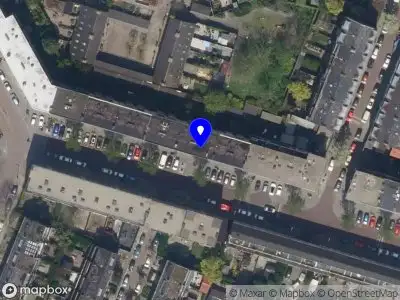 Ambulance met grote spoed naar de Frans Bekkerstraat in Rotterdam