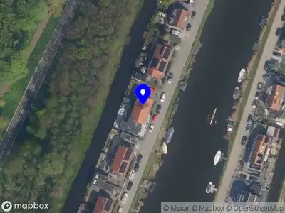 Ambulance met grote spoed naar de Terbregse Rechter Rottekade in Rotterdam