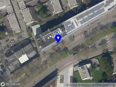 Ambulance met grote spoed naar de Rochussenstraat in Rotterdam