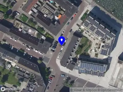 Ambulance met grote spoed naar de Biesboschstraat in Dordrecht