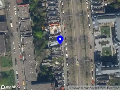 Ambulance met grote spoed naar de Henegouwerlaan in Rotterdam