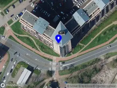 Ambulance met gepaste spoed naar de Zonnesteintoren in Zwijndrecht