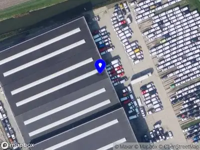Ambulance met grote spoed naar de Wieldrechtse Zeedijk in Dordrecht