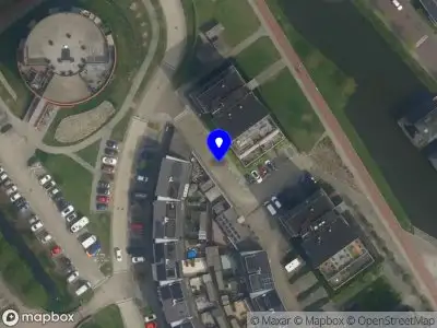 Ambulance met grote spoed naar de Duindistel in Naaldwijk