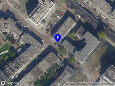 Ambulance met grote spoed naar de Vrouw-Jannestraat in Rotterdam