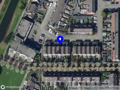 Ambulance met gepaste spoed naar de Van der Dussenvliet in Barendrecht