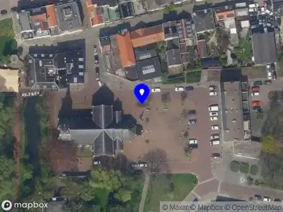 Ambulance met grote spoed naar de Kasteelweg in Rotterdam