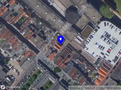 Ambulance met grote spoed naar de Stoofstraat in Dordrecht
