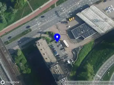 Brandweer met grote spoed naar de Verlengde Van Marwijk Kooystraat in Amsterdam-Duivendrecht vanwege reanimatie