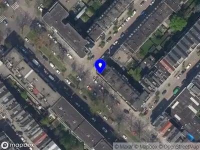 Ambulance met grote spoed naar de Wolphaertsbocht in Rotterdam