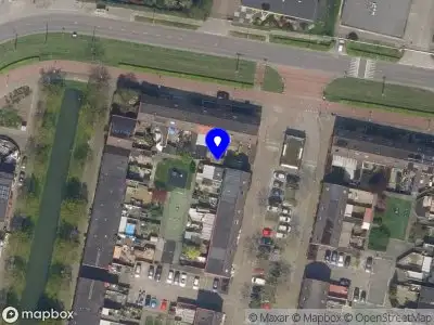 Ambulance met grote spoed naar de Beverwaardseweg in Rotterdam